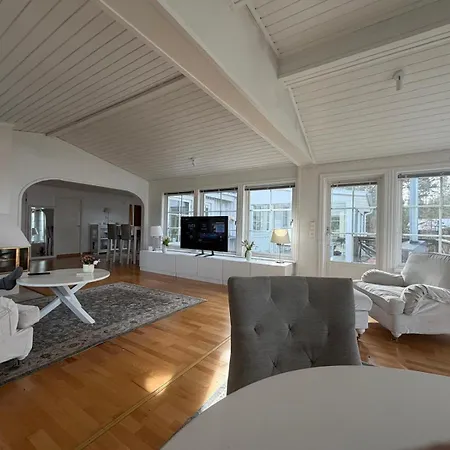 Privat Strandvilla I Vackra Lägenhet